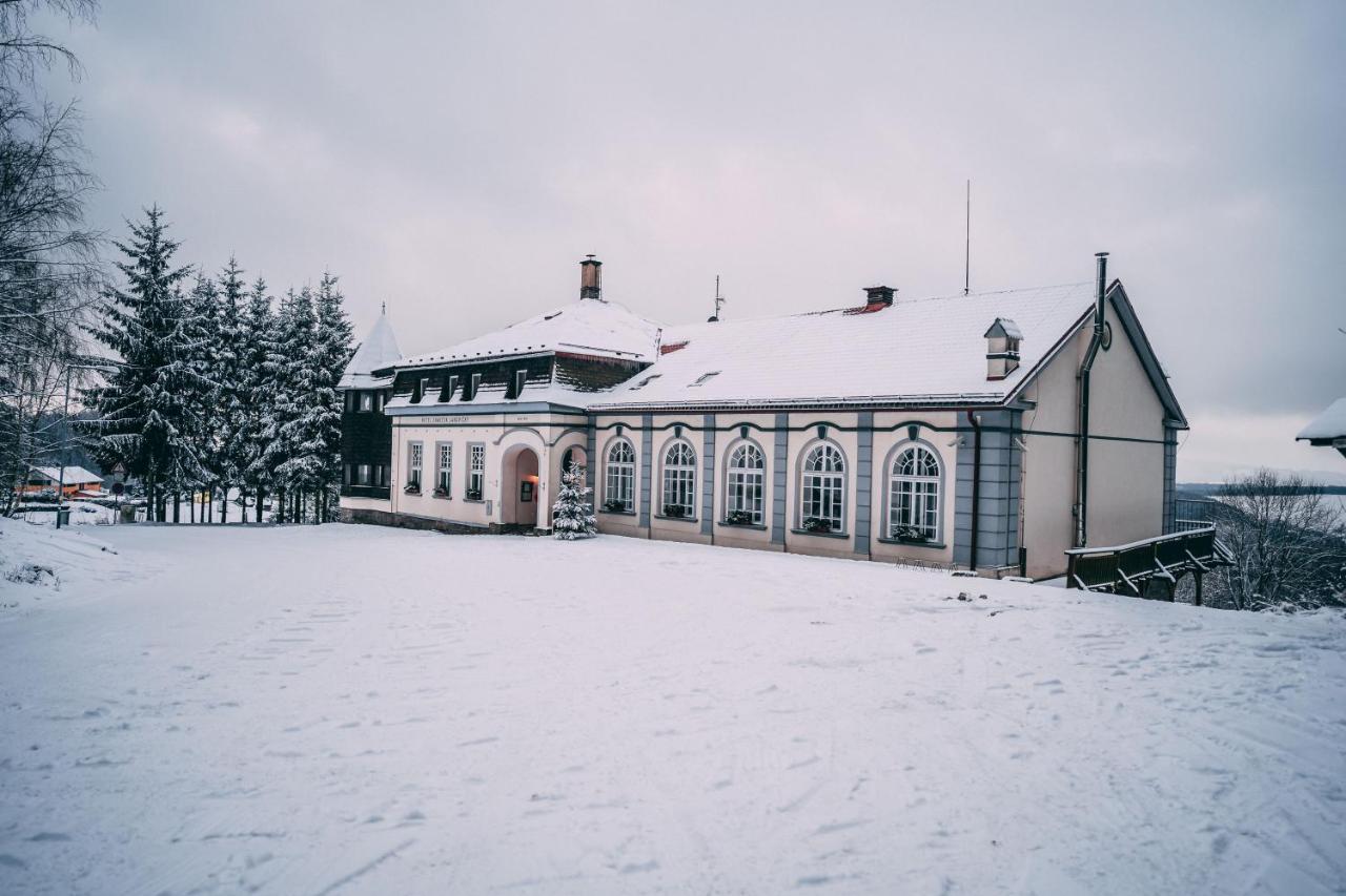 Hotel Zamecek Janovicky Broumov Exterior photo